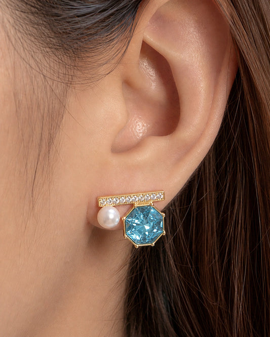 Blue Crystal & Pearl Stud Earrings – 14K Gold-Plated